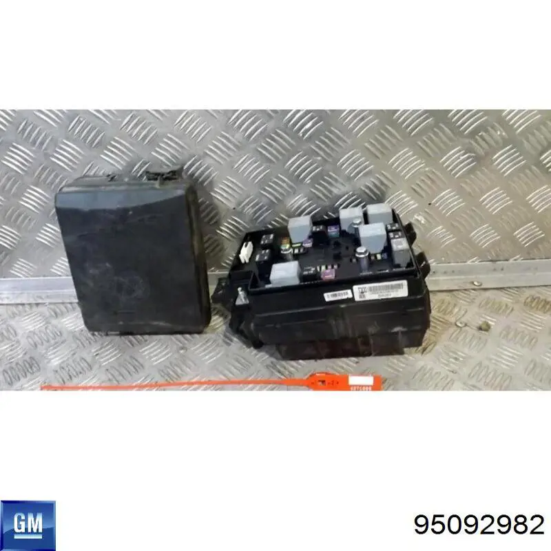 Comprar Caja de fusibles Chevrolet Aveo III T300