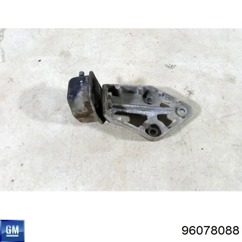 P96078088 General Motors soporte para taco de motor derecho