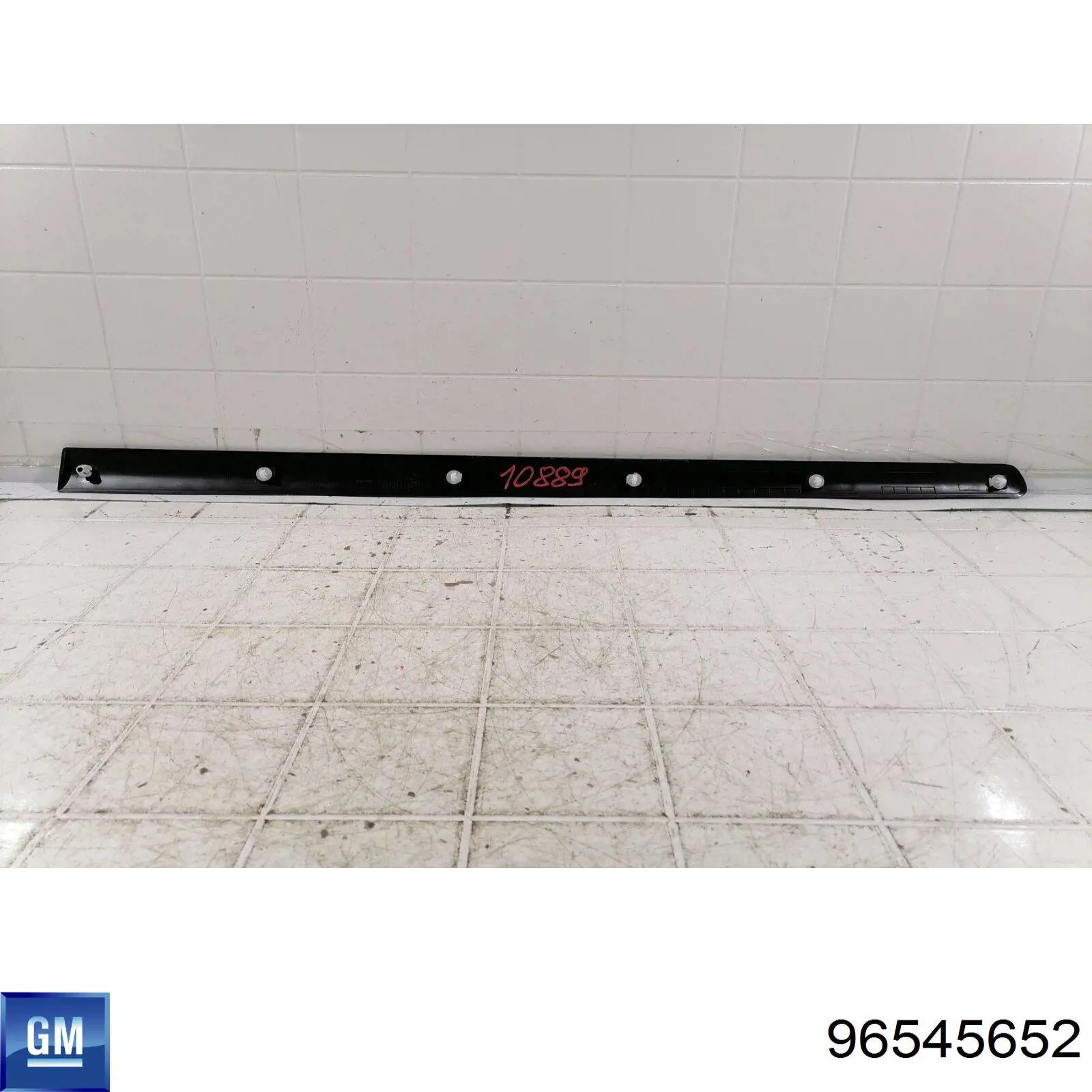 Comprar 96545652 General Motors Moldura de puerta delantera derecha