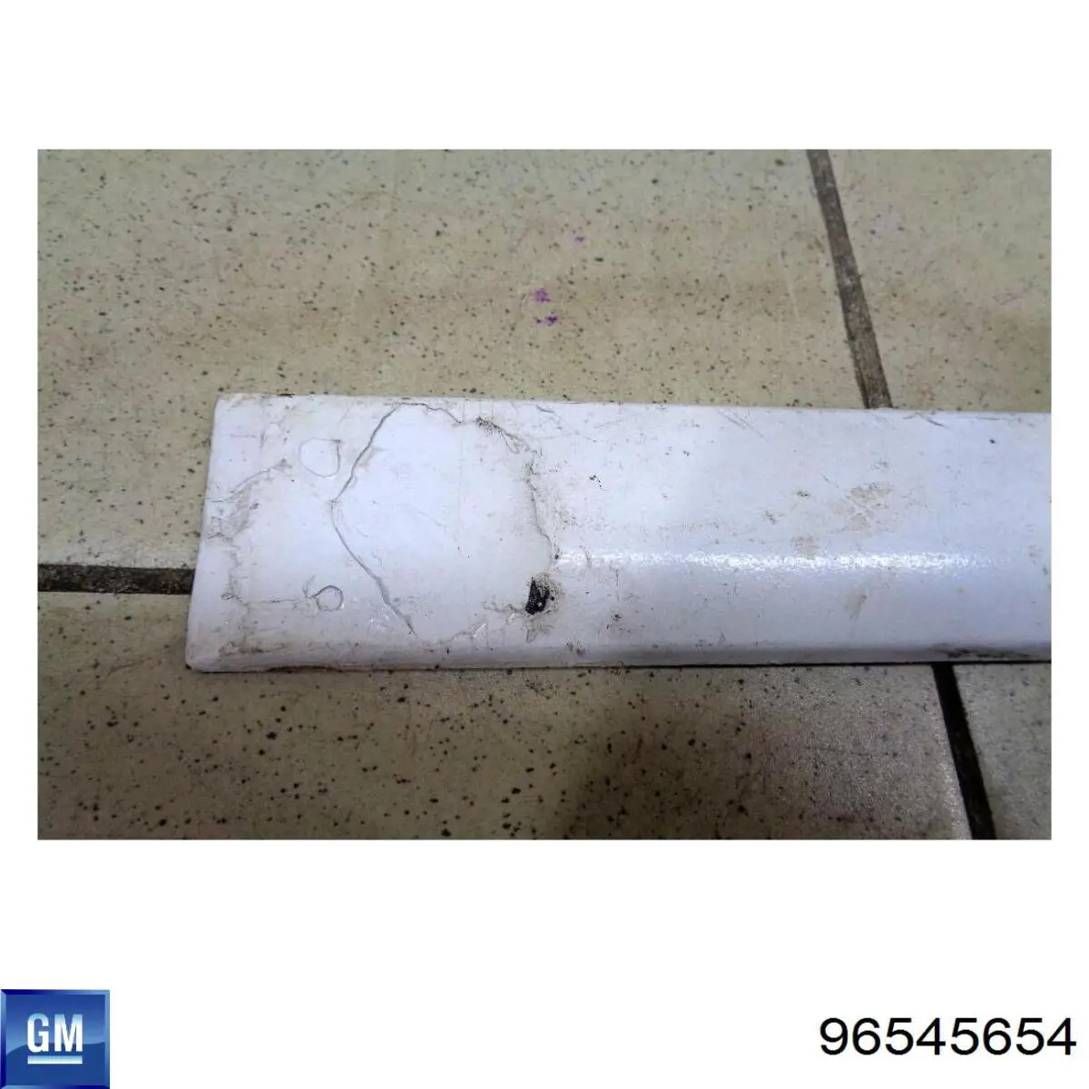 Comprar 96545654 General Motors Moldura de puerta trasera derecha