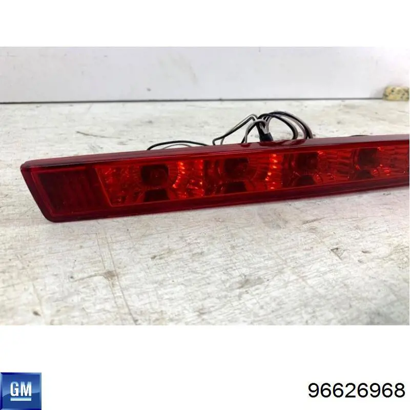 Comprar 96626968 General Motors Luz de freno trasera adicional 