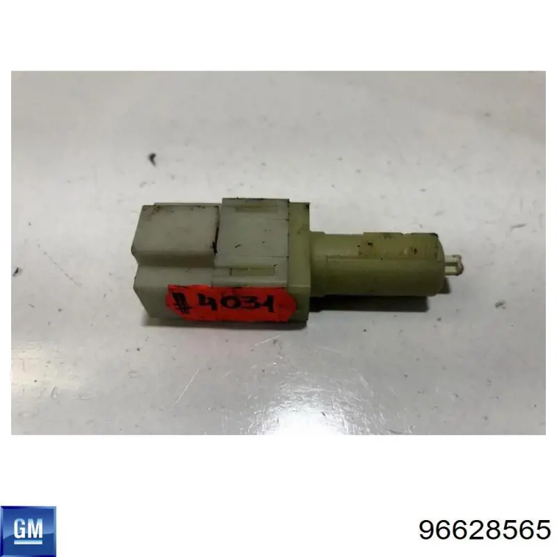 Interruptor de luz de freno 96628565 General Motors