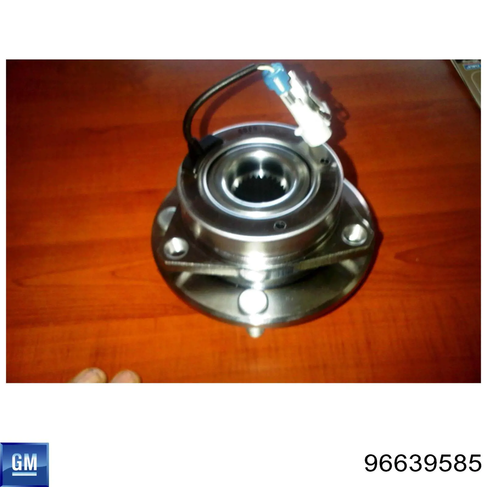 Buje de rueda General Motors 96639585
