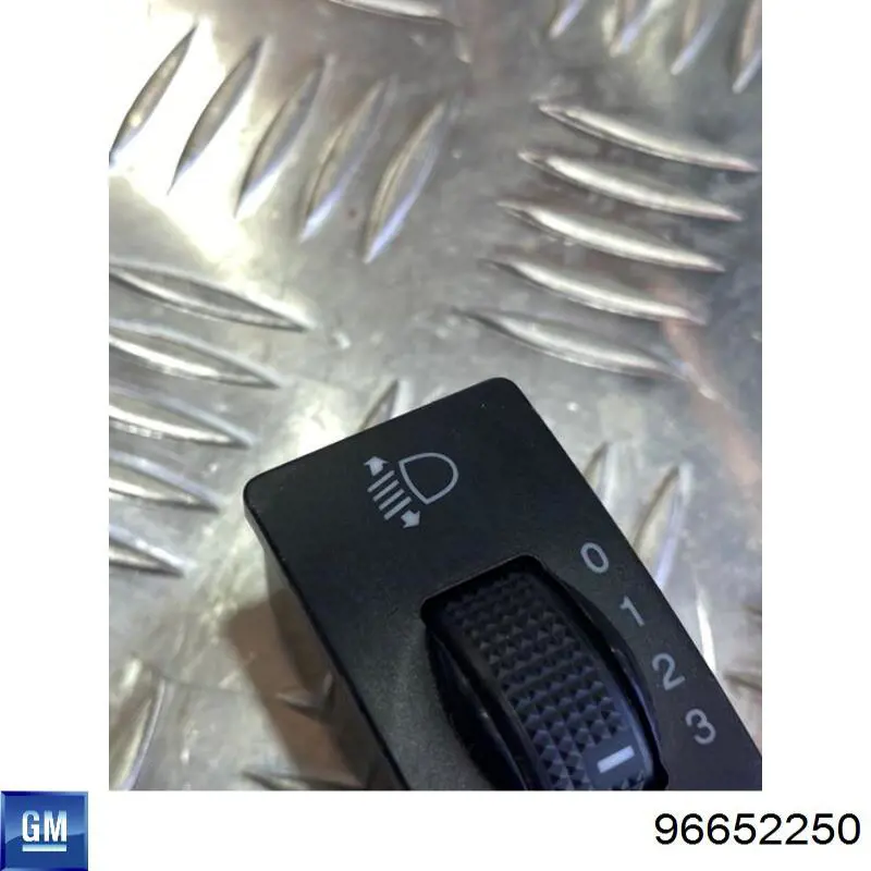 Botón del regulador de altura de faros General Motors 96652250 precio, desde 37,75 EUR