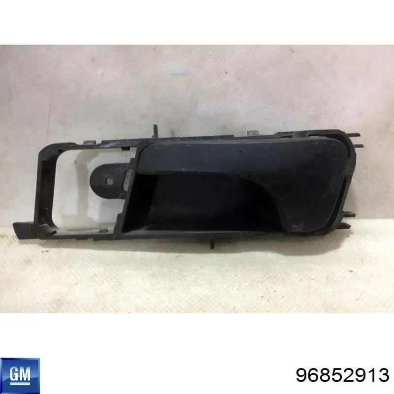 96852913 General Motors Manija interior de puerta trasera izquierda