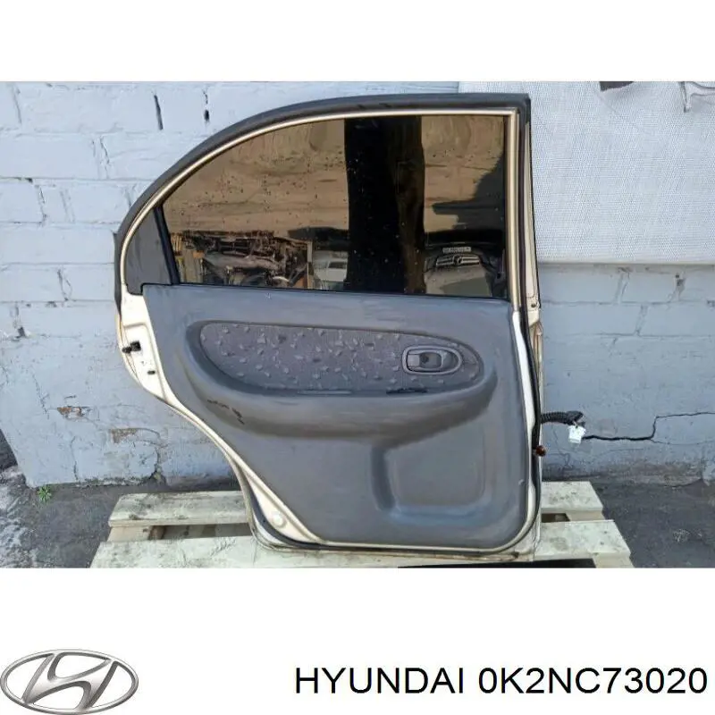 0K2NA73020 Hyundai/Kia puerta trasera izquierda