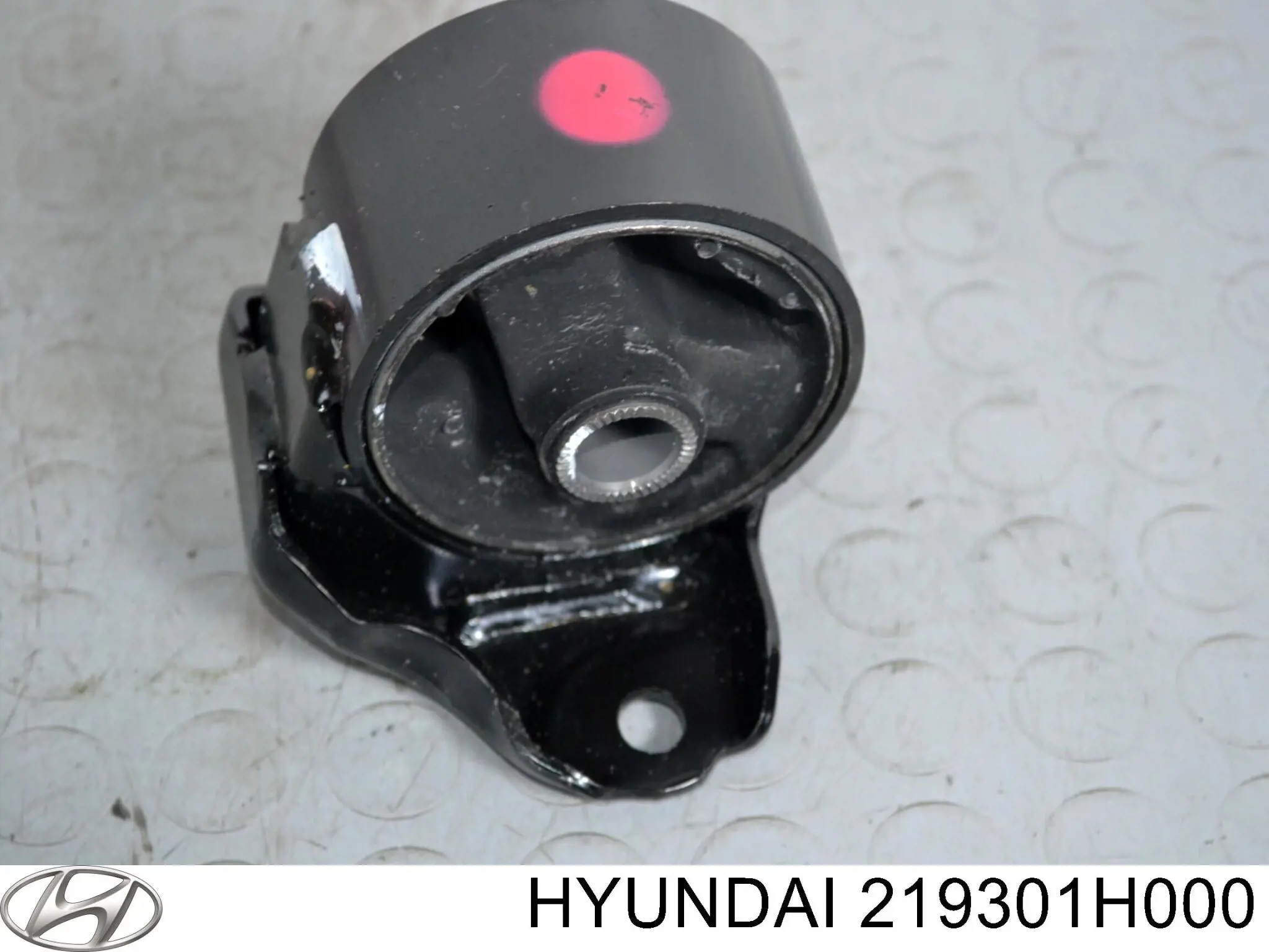 Taco de motor trasero Hyundai/Kia 219301H000