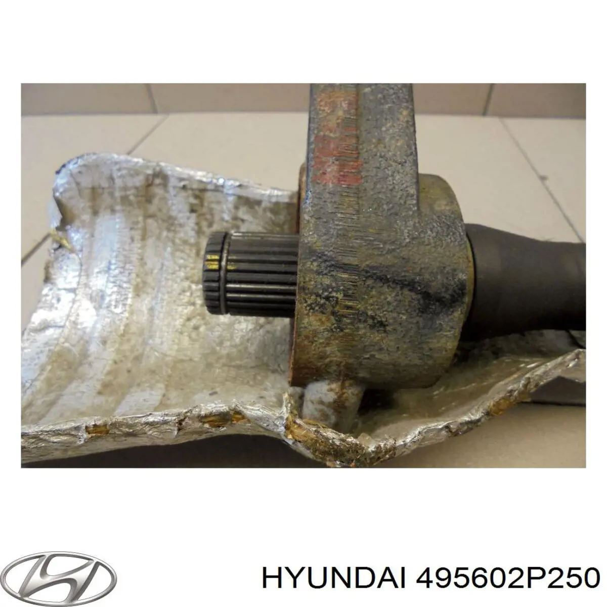 495602P250 Hyundai/Kia Árbol de transmisión intermedio