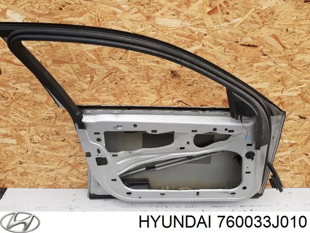 Puerta delantera izquierda 760033J010 Hyundai/Kia