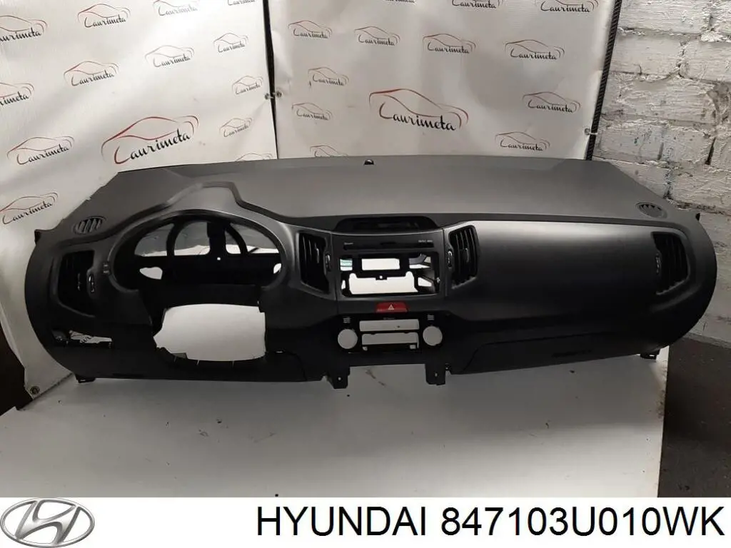 847103U010WK Hyundai/Kia panel frontal interior salpicadero