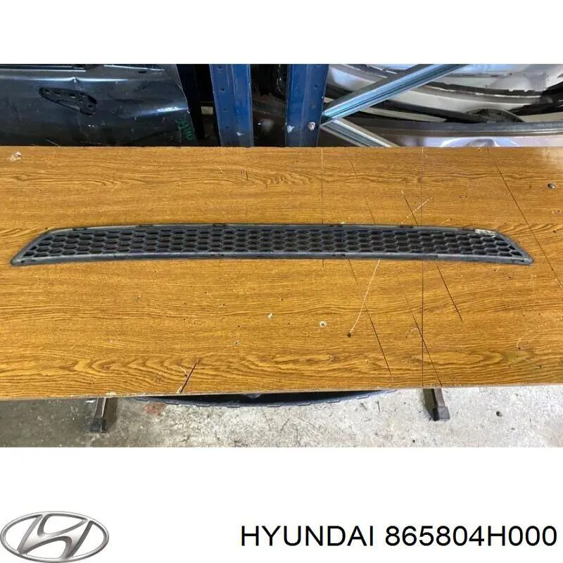 Rejilla de ventilación, parachoques delantero, superior para Hyundai H-1 STAREX (TQ)