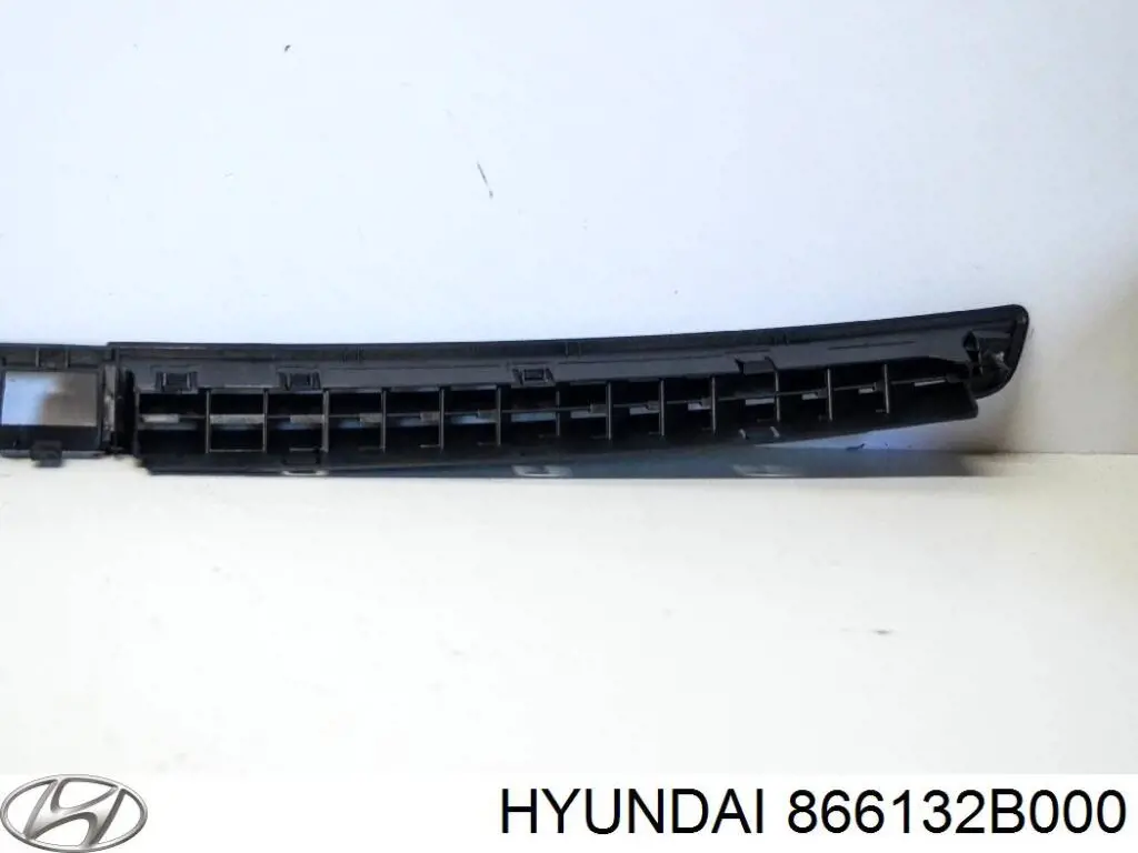 866132B000 Hyundai/Kia soporte de parachoques trasero exterior izquierdo