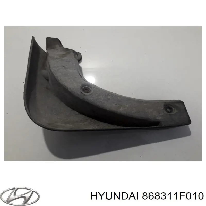 868311F010 Hyundai/Kia faldilla guardabarro delantera izquierda