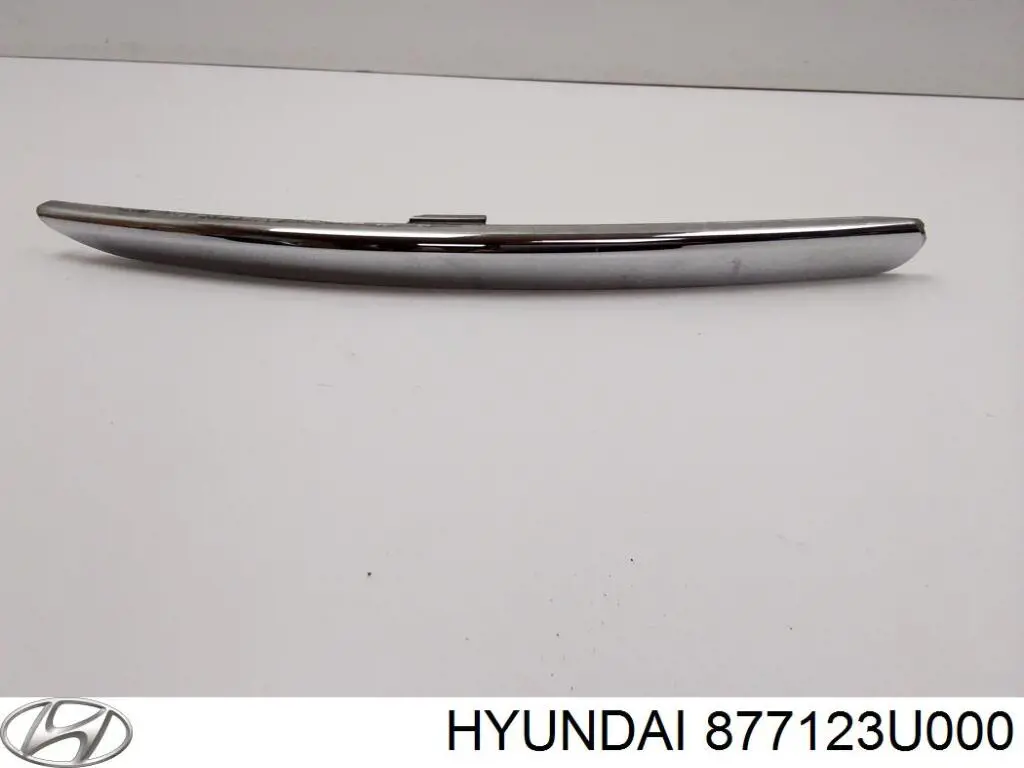 Moldura del guardabarros delantero derecho Hyundai/Kia 877123U000 precio, desde 53,72 EUR
