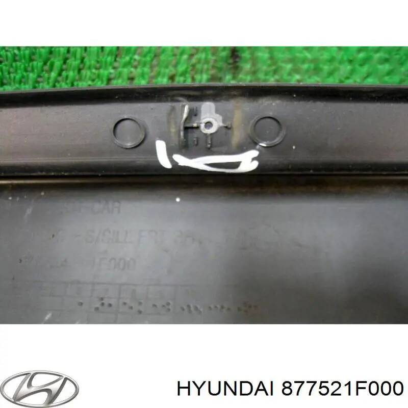 Listón de acceso exterior delantero derecho Hyundai/Kia 877521F000