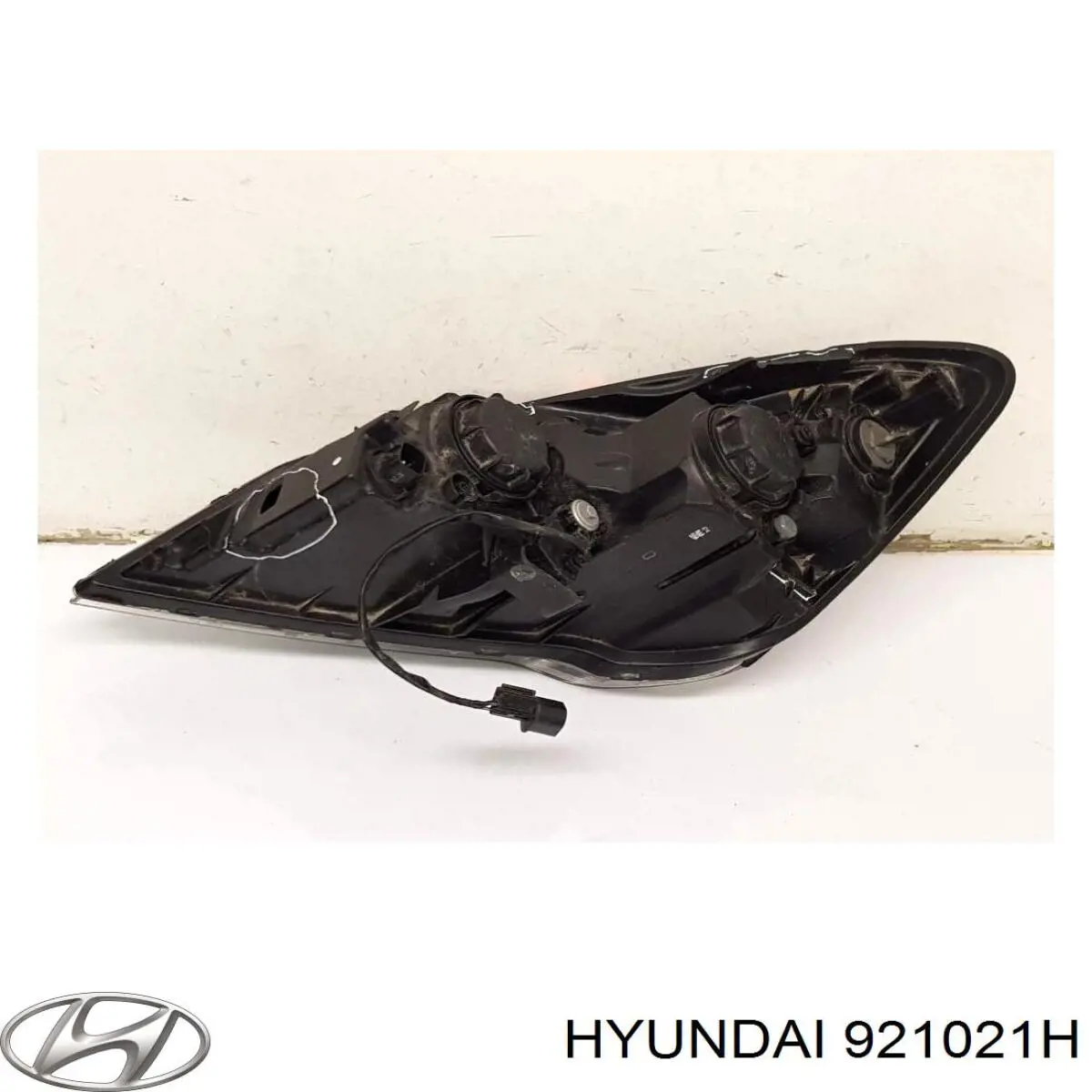 Faro derecho Hyundai/Kia 921021H precio, desde 168,43 EUR