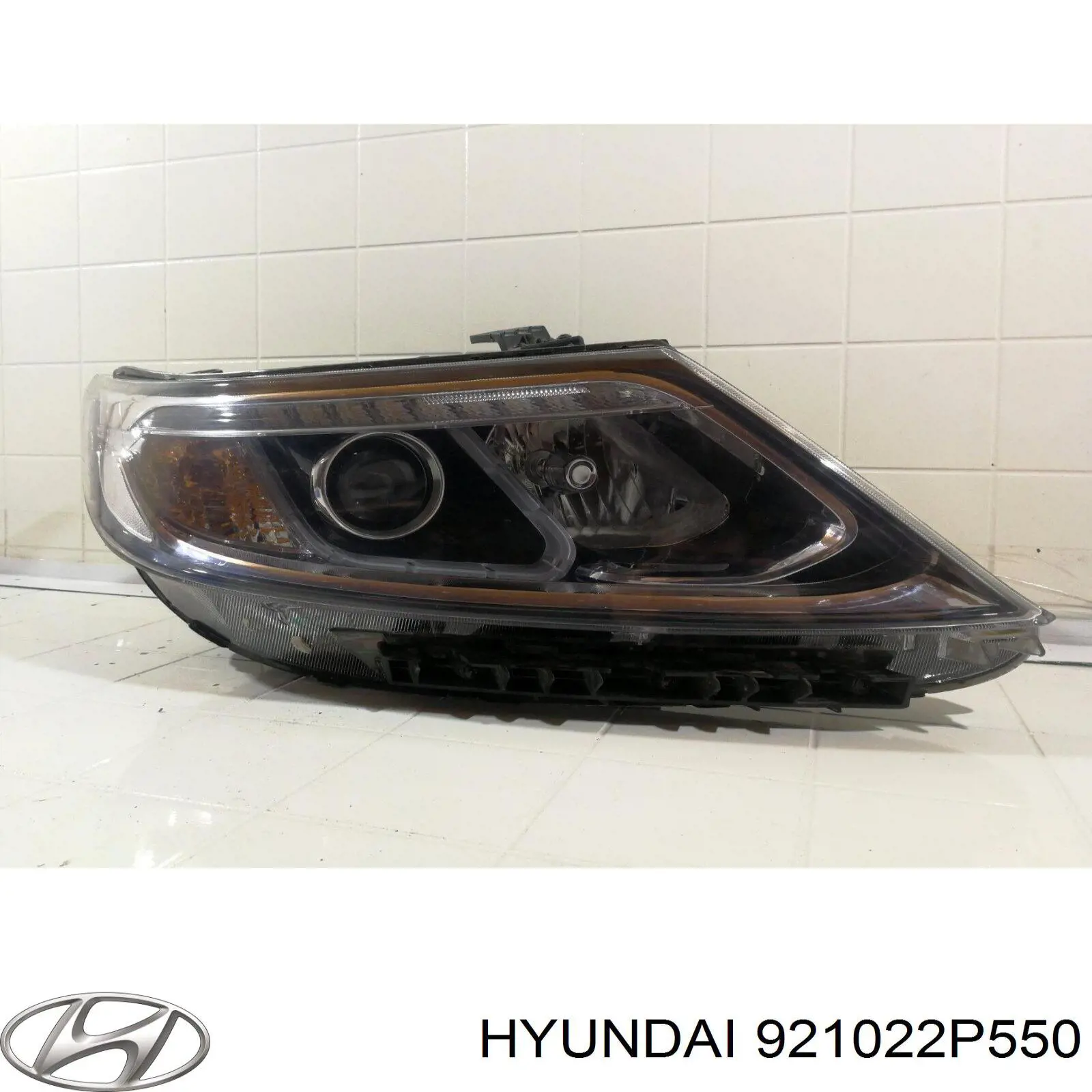 921022P550 Hyundai/Kia faro derecho