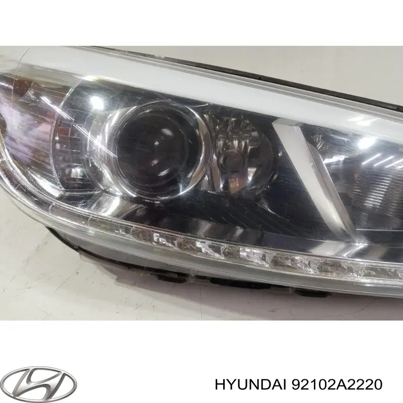 Faro derecho 92102A2220 Hyundai/Kia