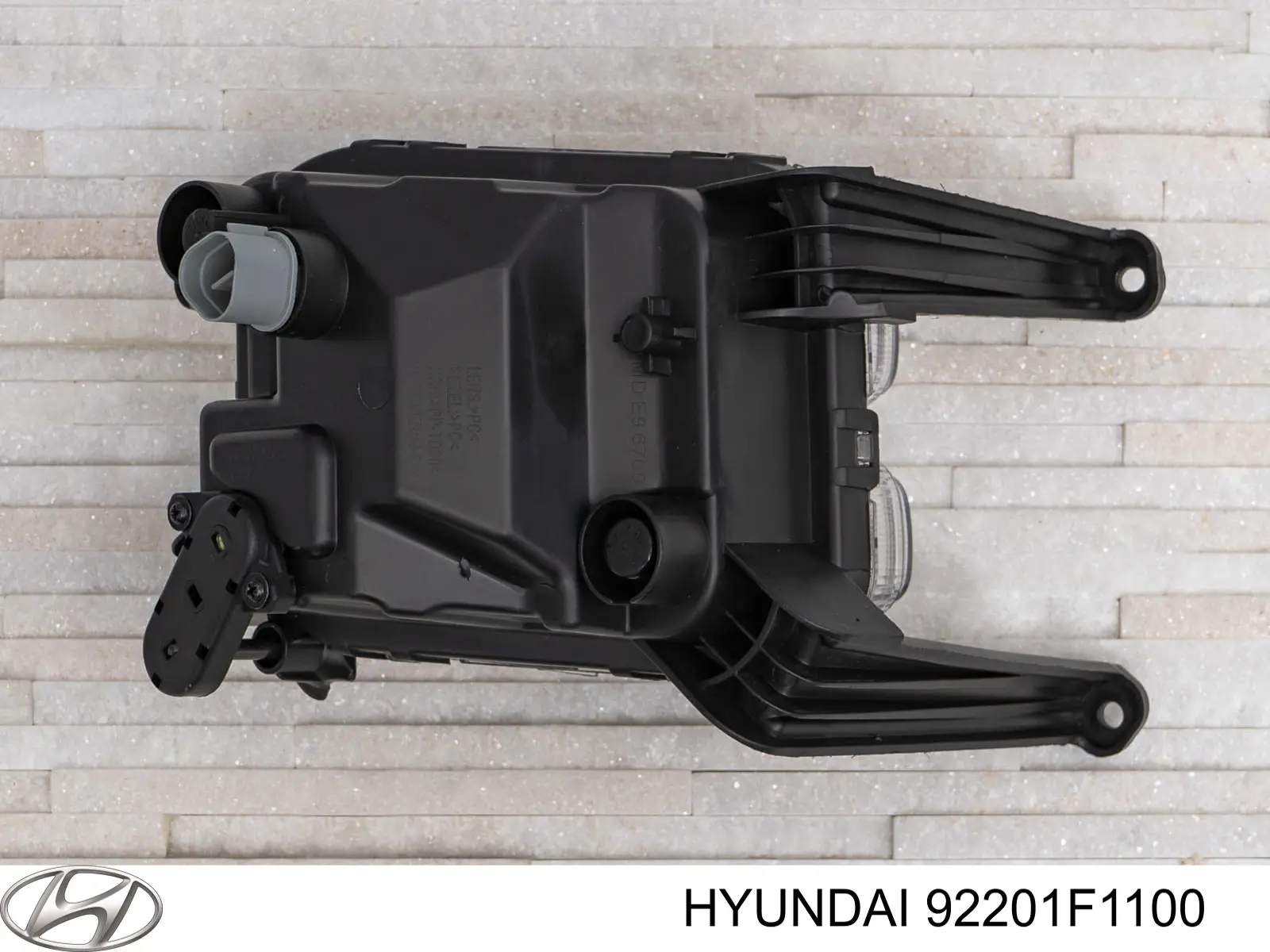 Luz antiniebla izquierdo 92201F1100 Hyundai/Kia