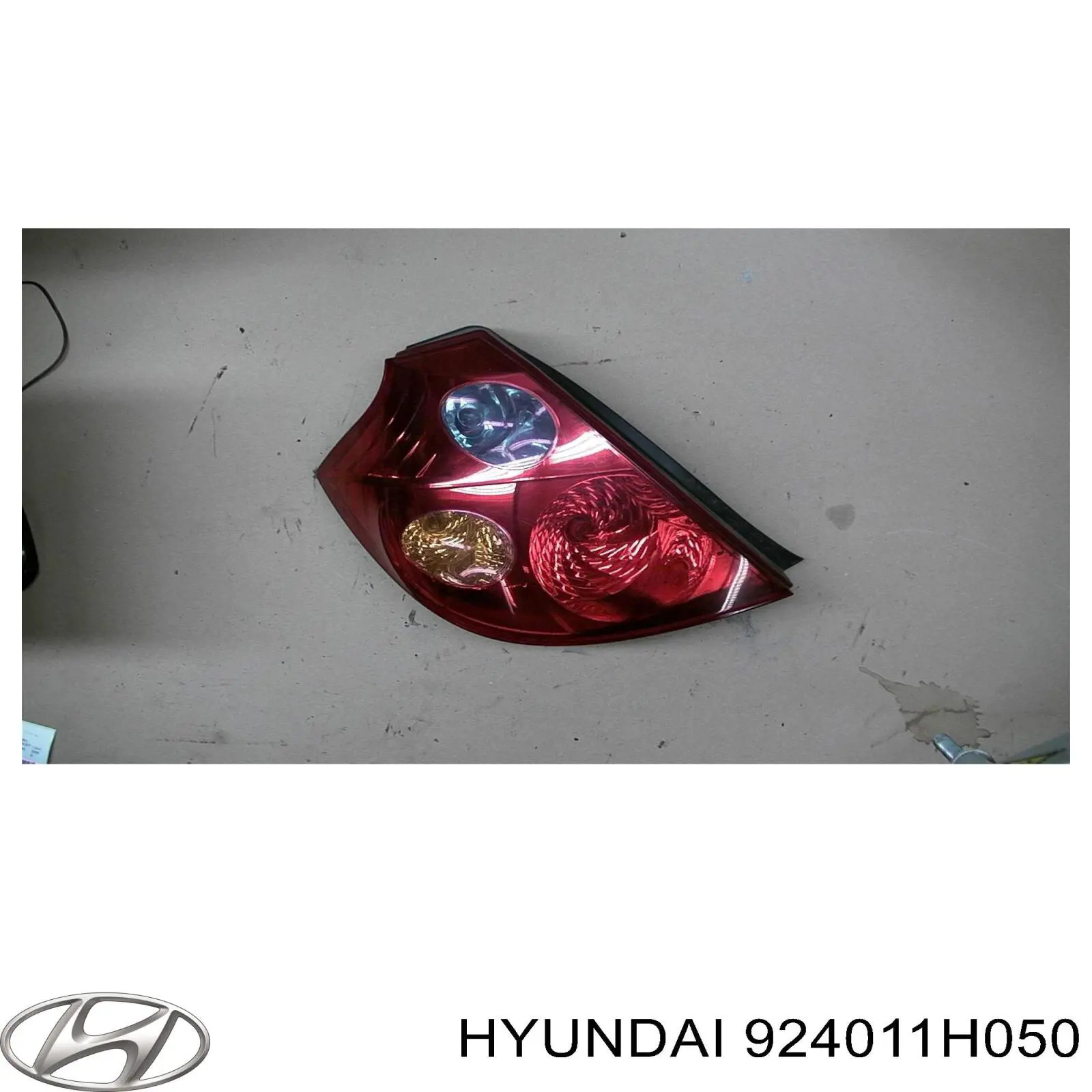 924011H050 Hyundai/Kia piloto posterior izquierdo