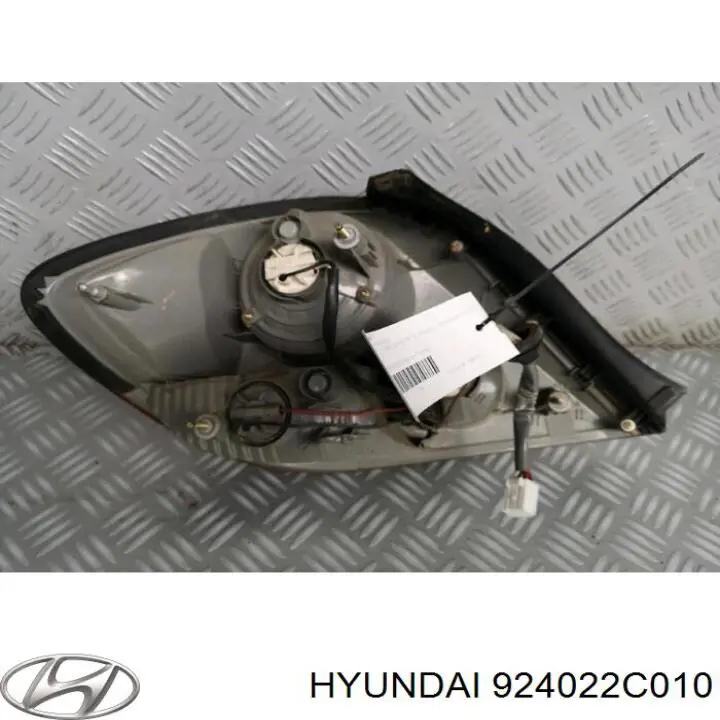 924022C010 Hyundai/Kia piloto posterior derecho