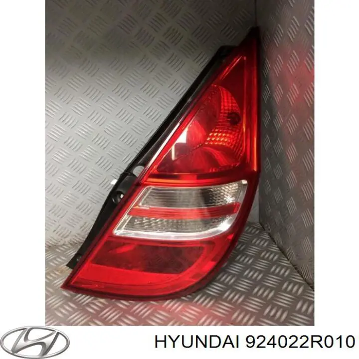 Piloto trasero derecho superior Hyundai/Kia 924022R010 precio, desde 65,34 EUR