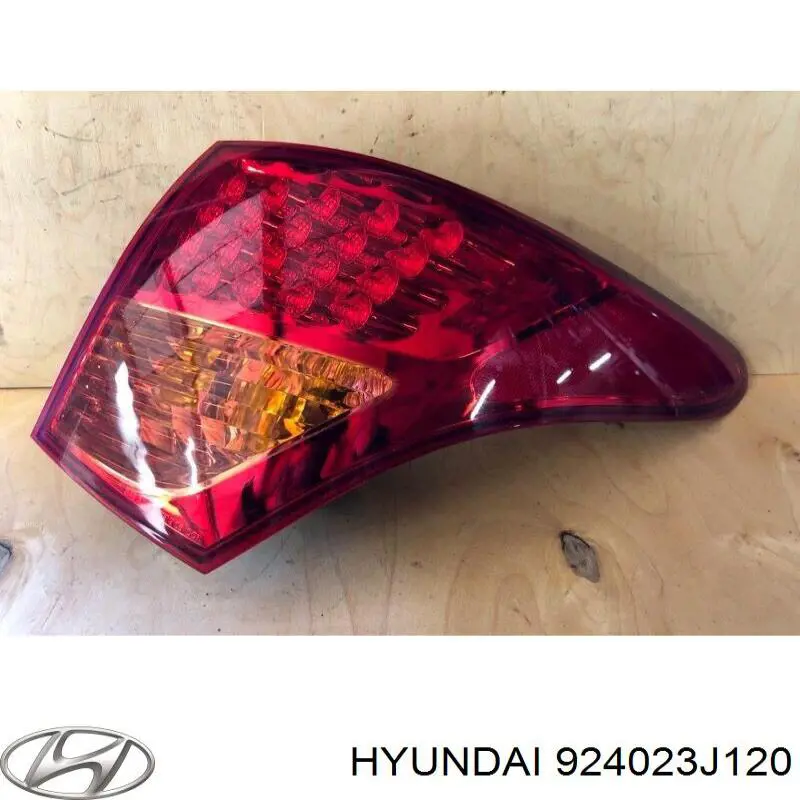 924023J120 Hyundai/Kia piloto posterior exterior derecho