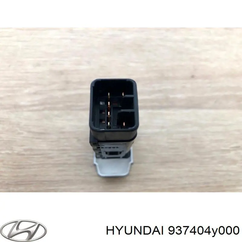 Boton De La Calefaccion Ventana Trasera HYUNDAI 937404Y000