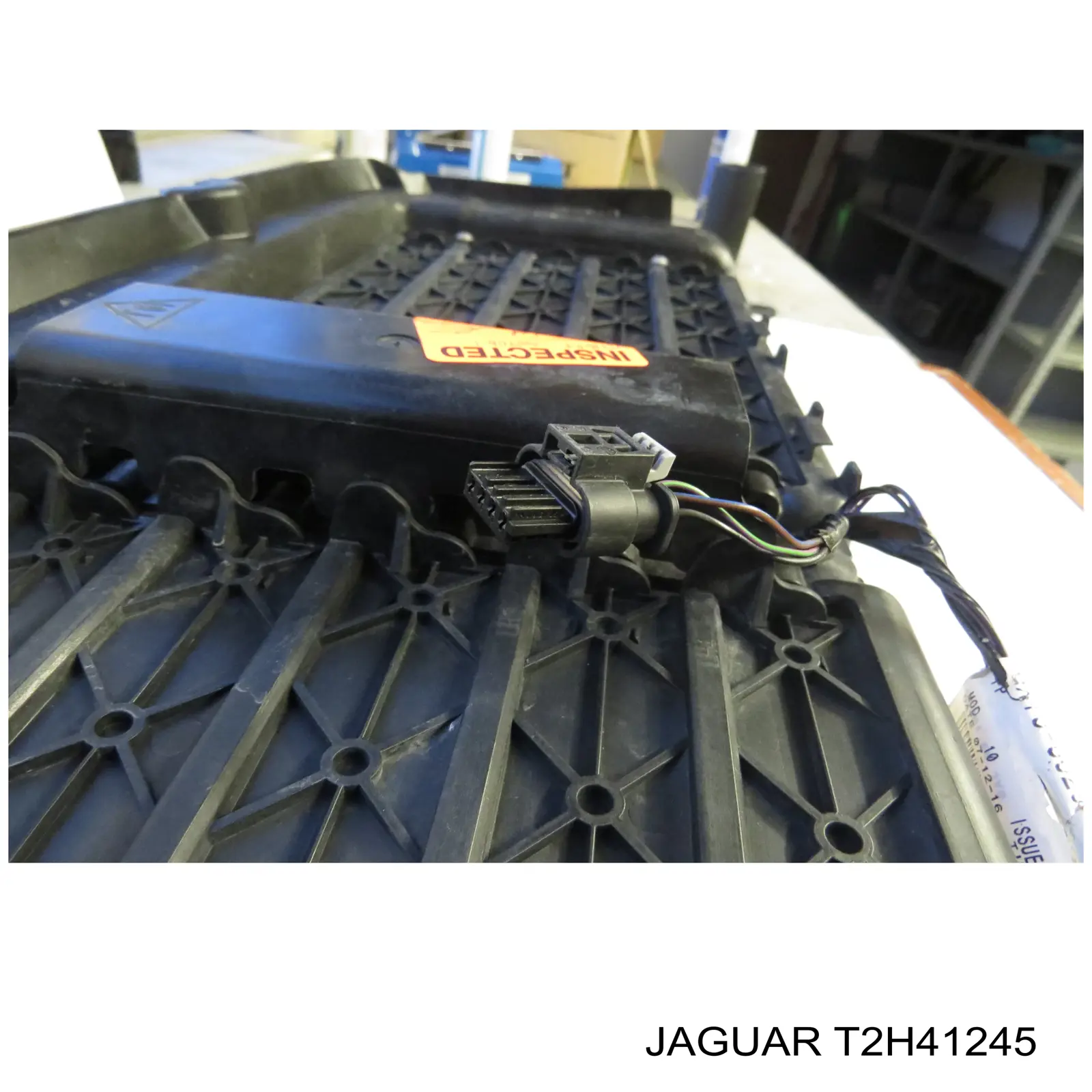 Persiana del radiador Jaguar T2H41245 precio, desde 832,61 EUR