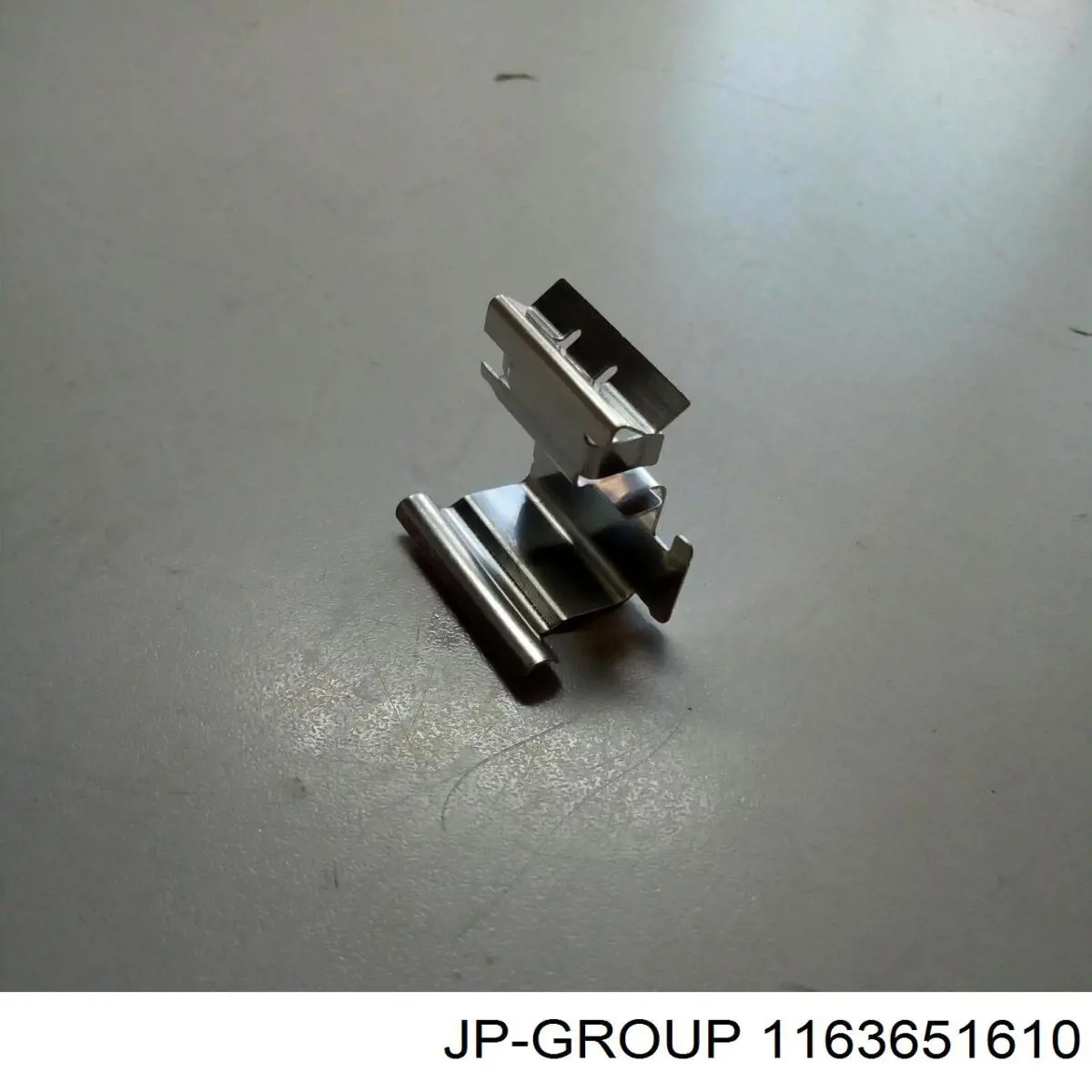 Juego de resortes de sujeción de pastillas de freno delanteras 1163651610 JP Group