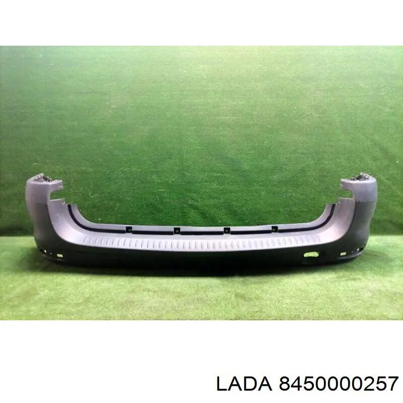 8450000257 Lada parachoques trasero