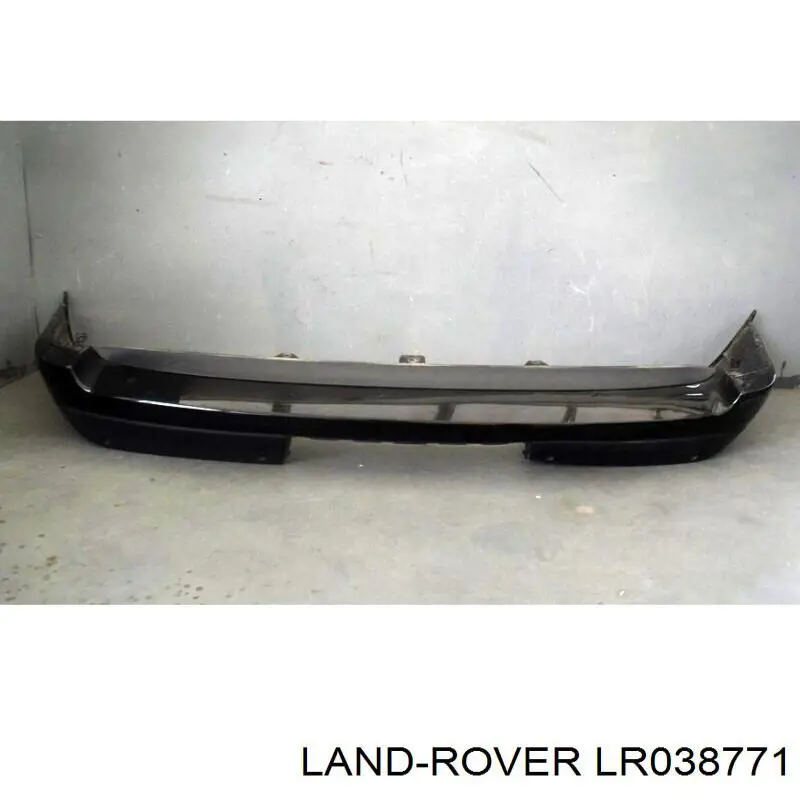 LR038771 Land Rover parachoques trasero