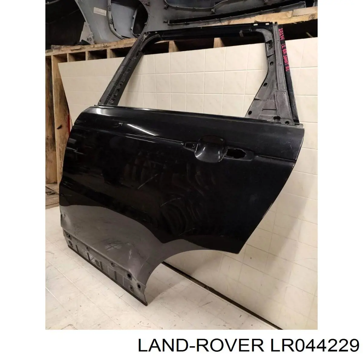 Puerta trasera izquierda Land Rover LR044229 precio, desde 730,36 EUR