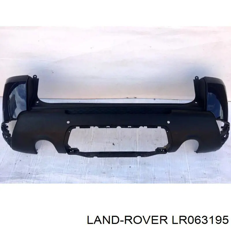 LR063195 Land Rover Defensa trasero