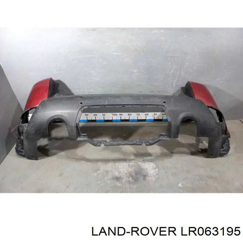 LR063195 Land Rover parachoques trasero