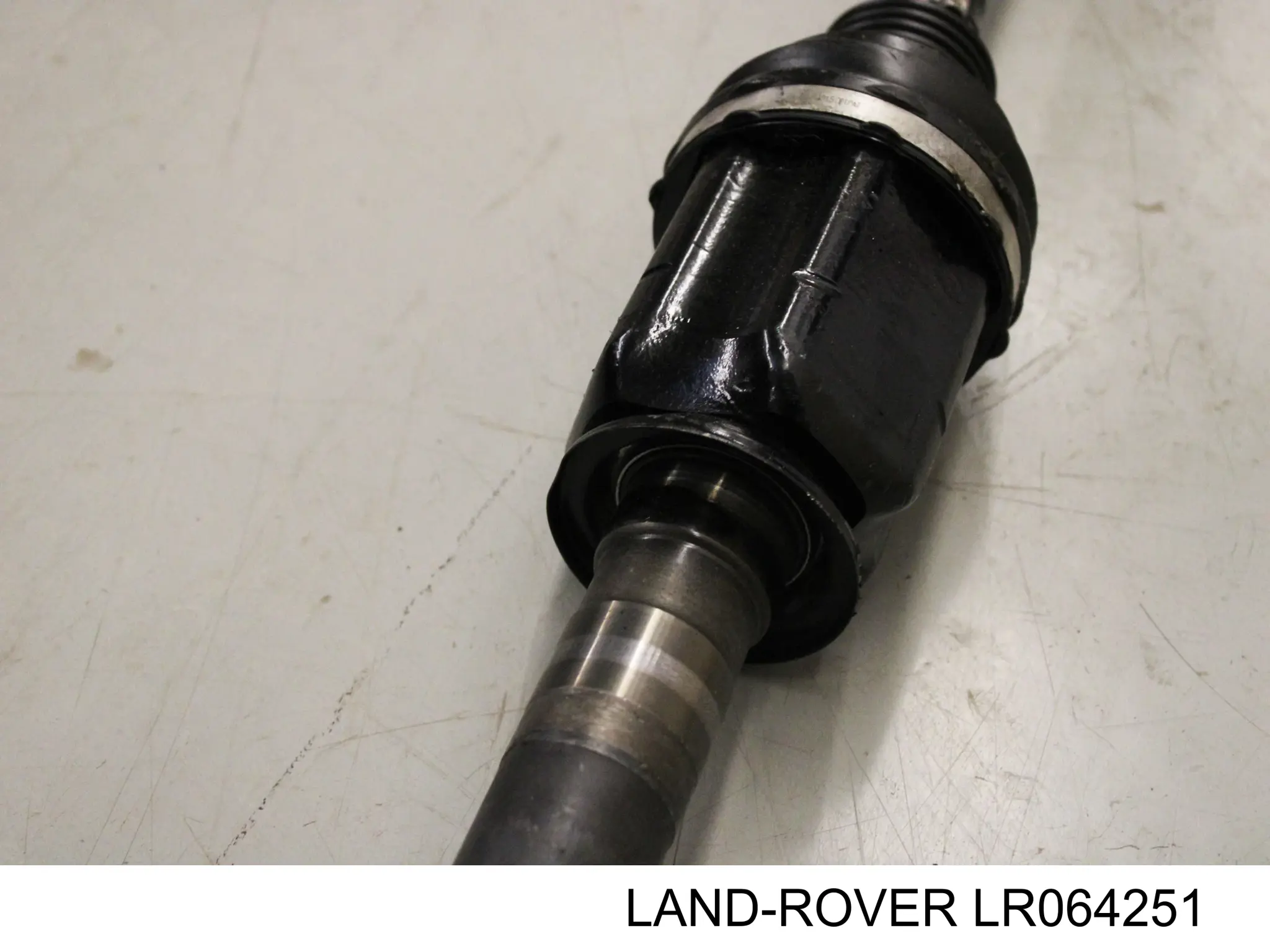 LR064251 Land Rover árbol de transmisión delantero derecho