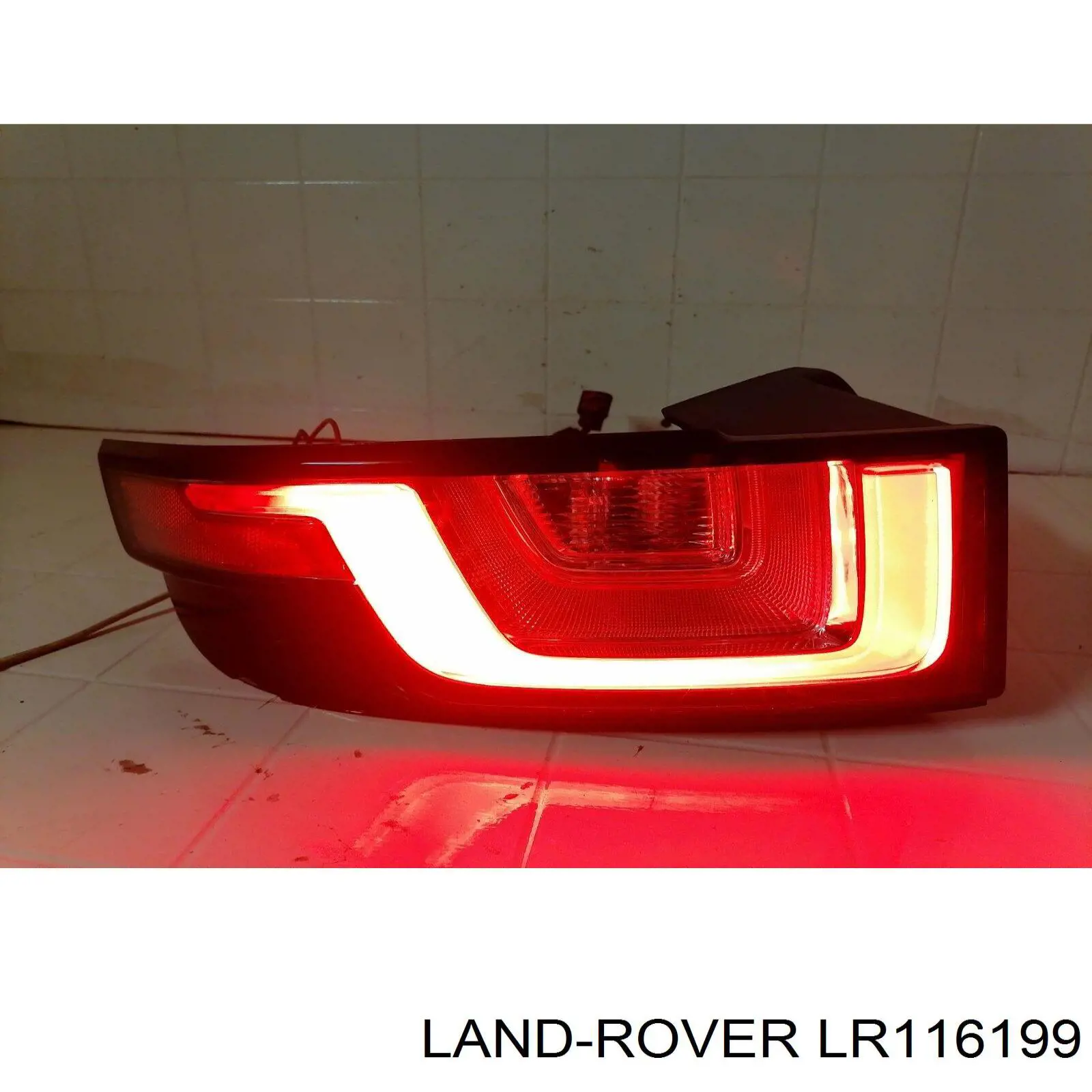 LR116199 Land Rover Piloto trasero izquierdo