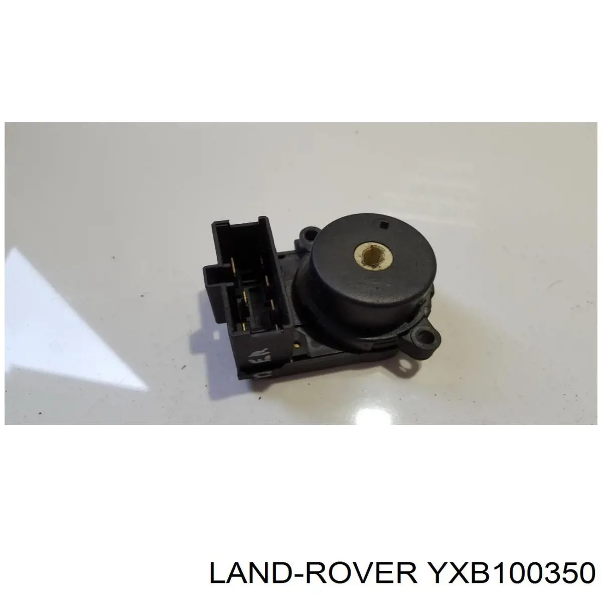 YXB100350 Land Rover