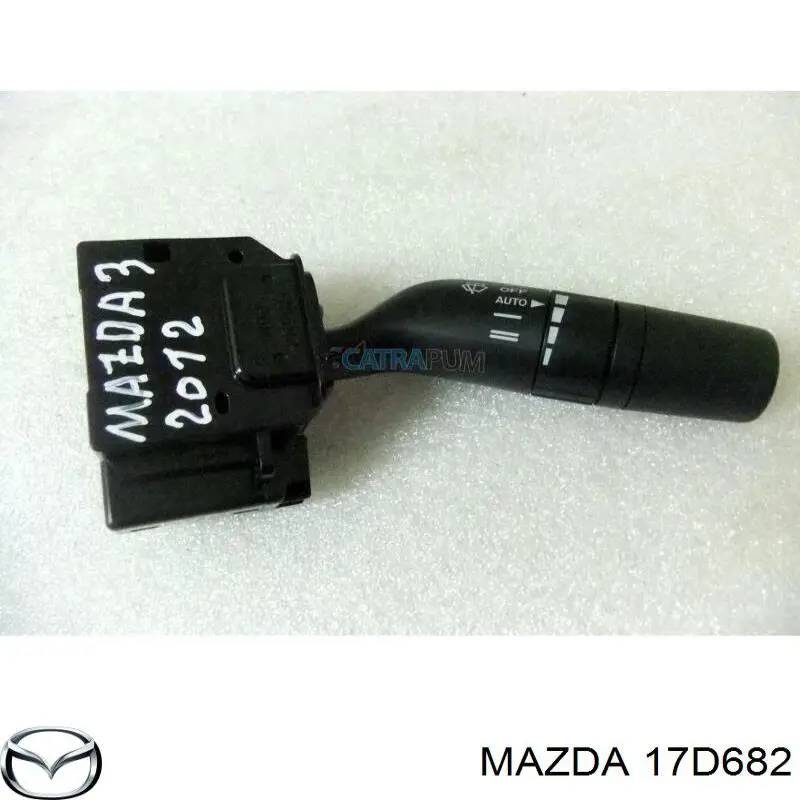 17D682 Mazda Mando bajo volante