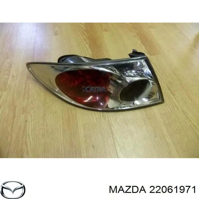 Comprar 22061971 Mazda Piloto trasero exterior derecho