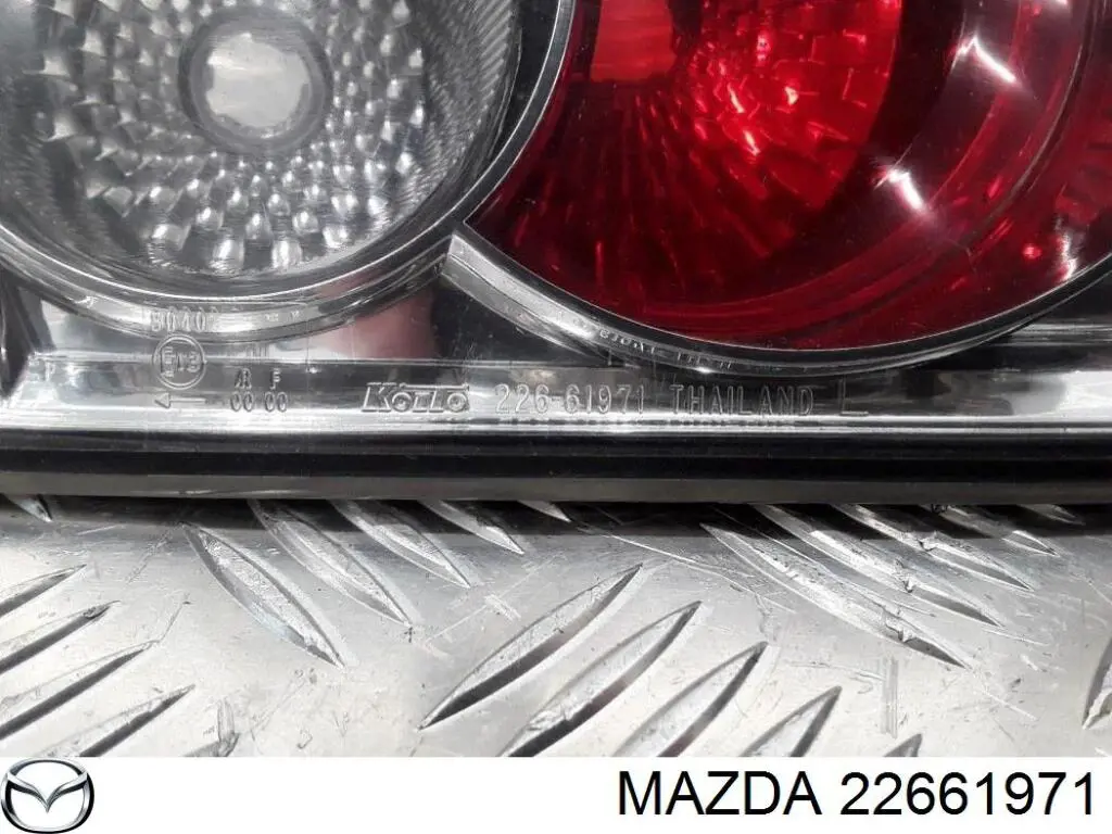 Piloto posterior interior derecho para Mazda 6 (GG)