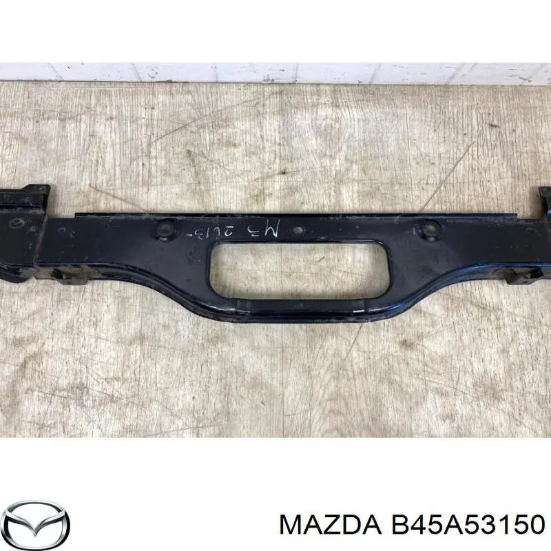 B45A53150 Mazda soporte de radiador superior