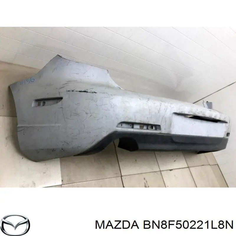 BN8F50221L8N Mazda parachoques trasero