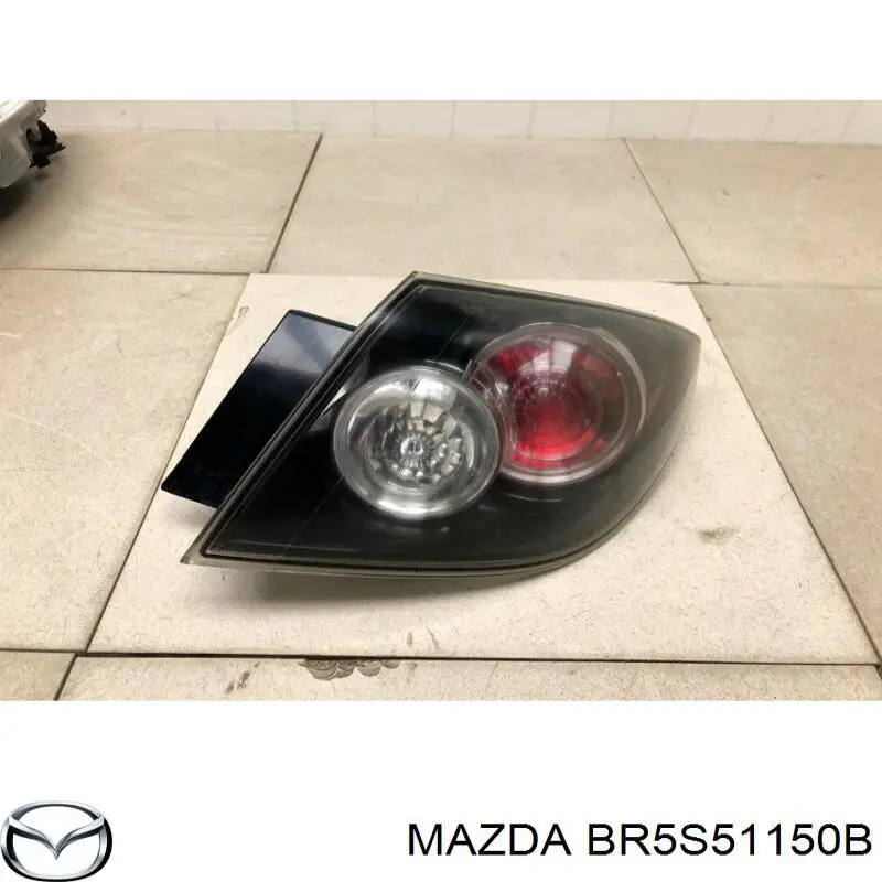 BR5S51150B Mazda piloto posterior exterior derecho