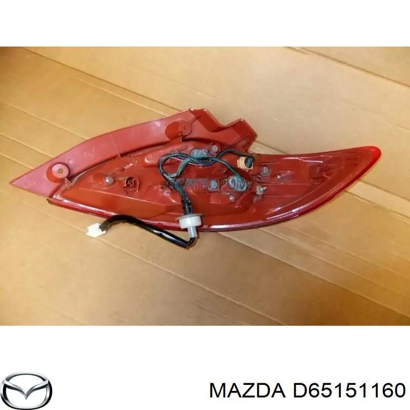 Piloto trasero izquierdo D65151160M Mazda