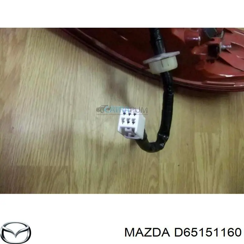 D65151160K Mazda piloto posterior izquierdo