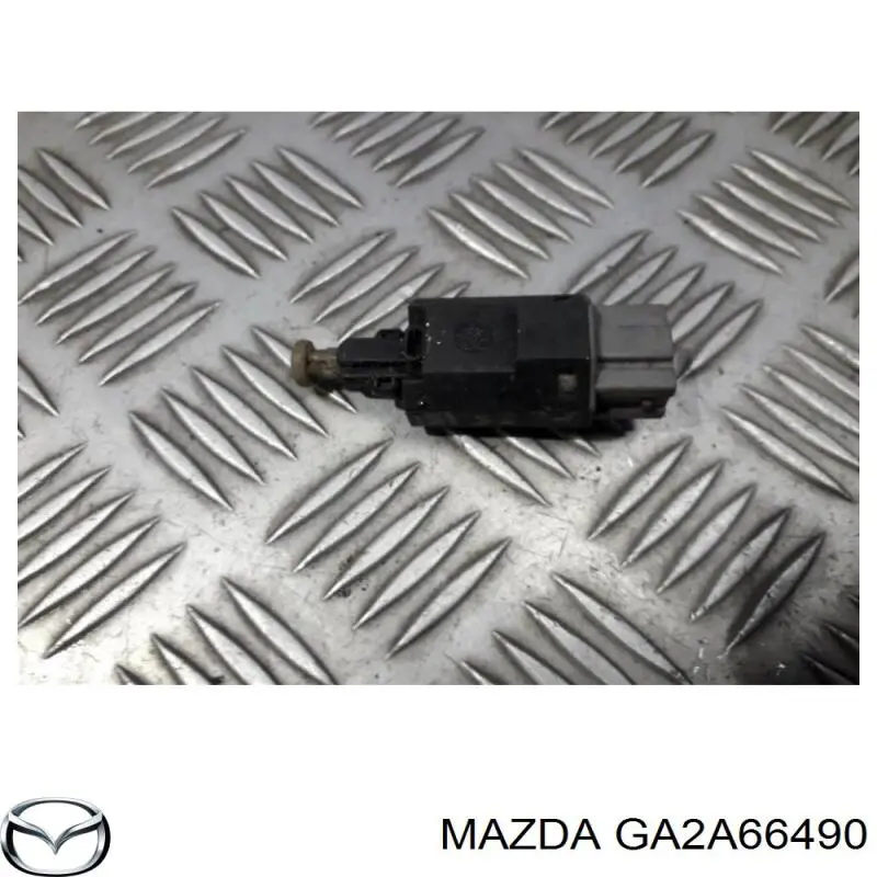 GA2A66490 Mazda interruptor luz de freno