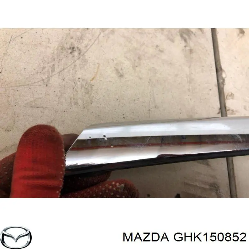 Moldura de la tapa del maletero Mazda GHK150852 precio, desde 34,85 EUR