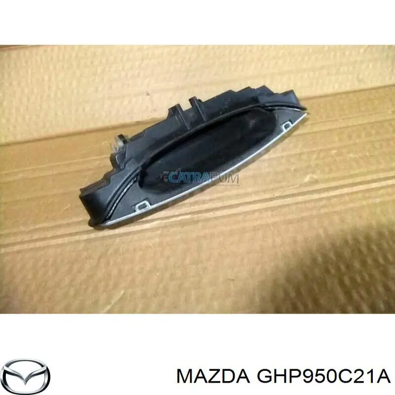 GHP950C21A Mazda rejilla de antinieblas delantera izquierda