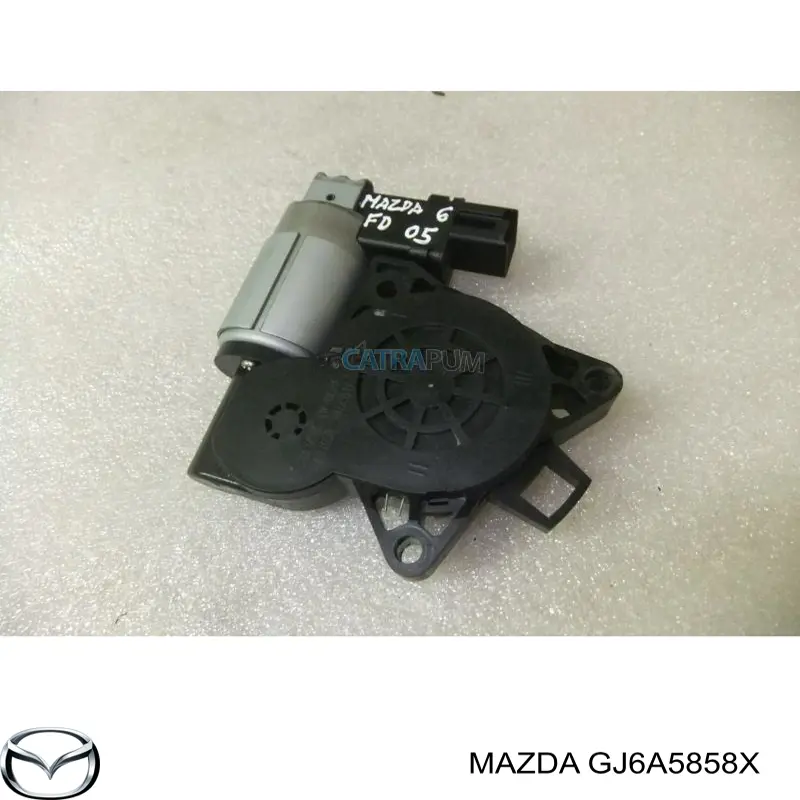 Motor del elevalunas de la puerta delantera derecha Mazda GJ6A5858X